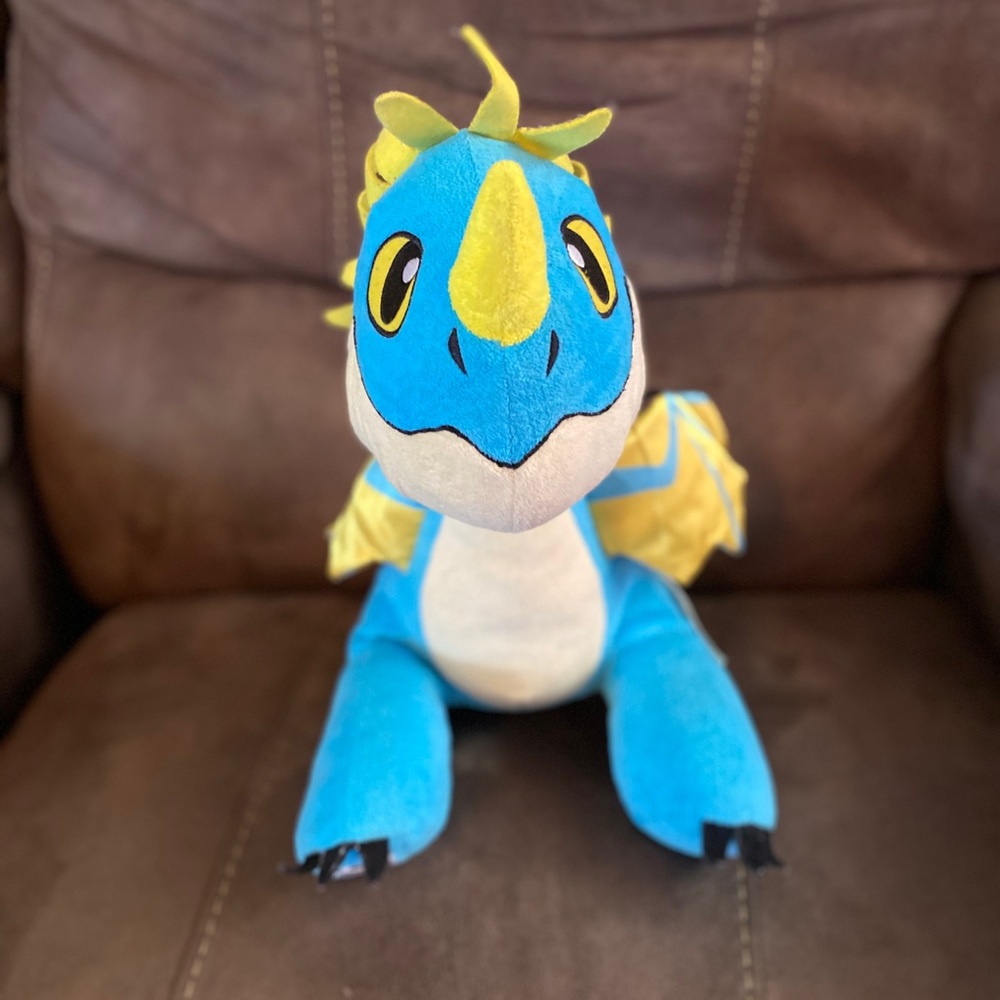 How to Train Your Dragon - Light Blue & Yellow